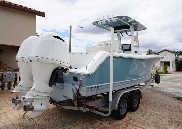 Sea Hunt Gamefish 27 with Coffin Box image