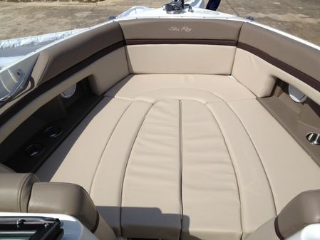 Sea Ray 250 SLX image