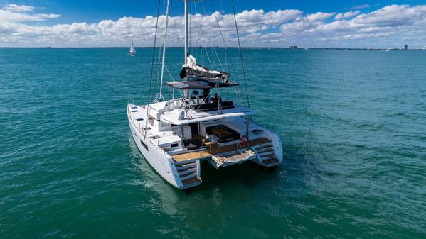 Lagoon 52 image