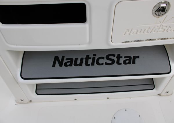 NauticStar 2200XS Offshore image