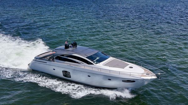 Pershing 70