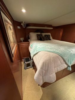 Sharpe 75-HOUSEBOAT image