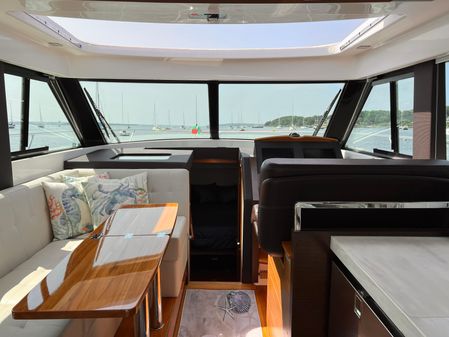 Tiara Yachts C39 Coupe image