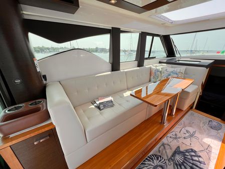 Tiara Yachts C39 Coupe image