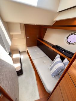 Tiara Yachts C39 Coupe image