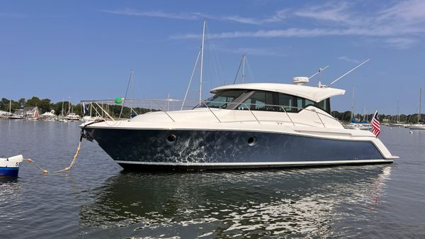 Tiara Yachts C39 Coupe