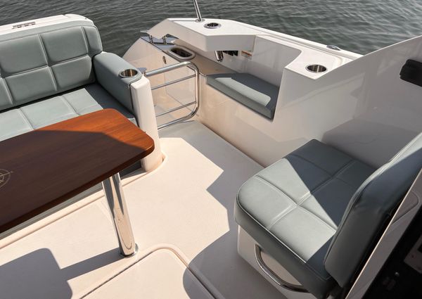 Tiara Yachts C39 Coupe image