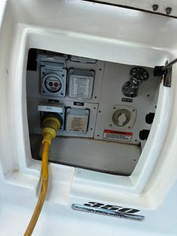 Sea Ray 350 Sundancer image