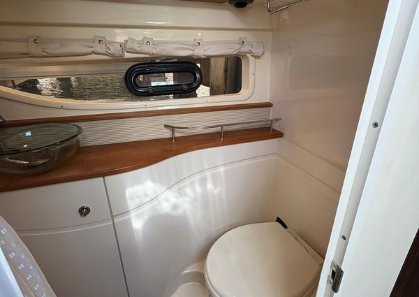 Sea Ray 350 Sundancer image