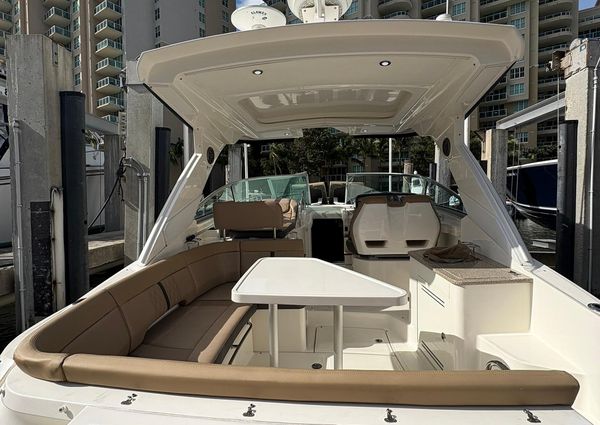 Sea Ray 350 Sundancer image