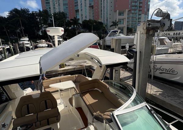 Sea Ray 350 Sundancer image