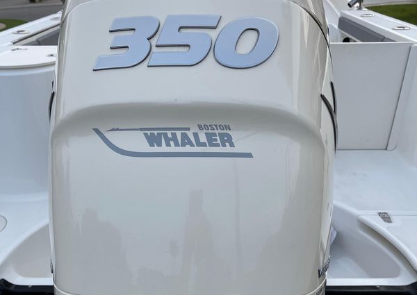 Boston-whaler 255-CONQUEST image