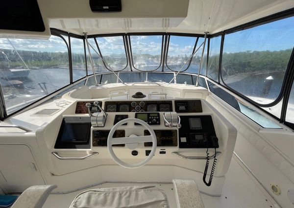 Sea-ray 550-SEDAN-BRIDGE image