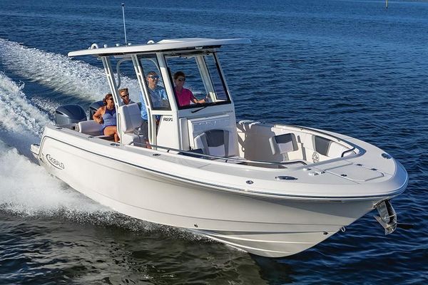 Robalo R272-CENTER-CONSOLE - main image