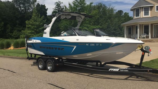 Malibu Wakesetter 23 LSV