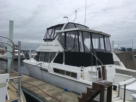 Carver 400 Cockpit Motor Yacht - main image