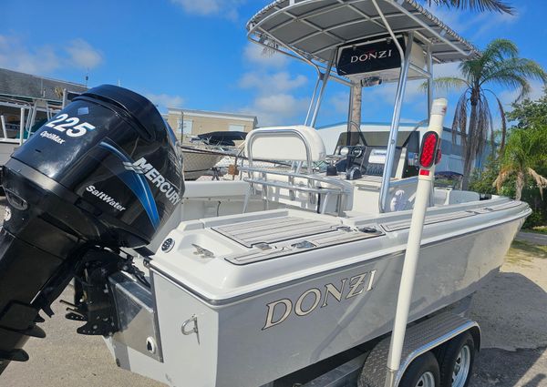 Donzi F23-CENTER-CONSOLE image