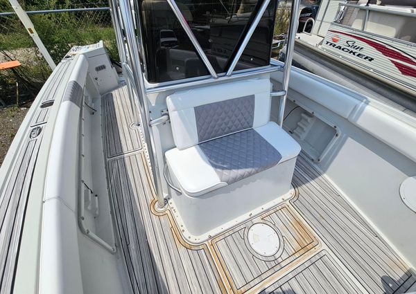 Donzi F23-CENTER-CONSOLE image