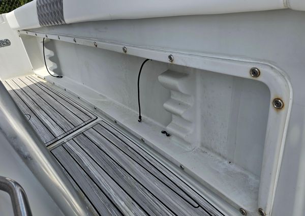 Donzi F23-CENTER-CONSOLE image