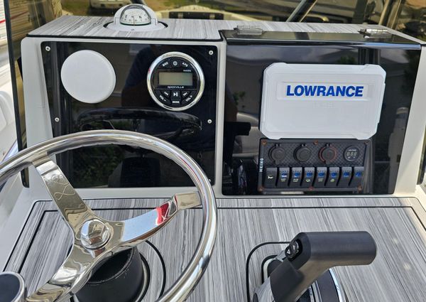 Donzi F23-CENTER-CONSOLE image