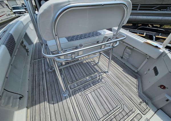 Donzi F23-CENTER-CONSOLE image