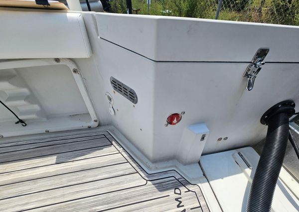 Donzi F23-CENTER-CONSOLE image