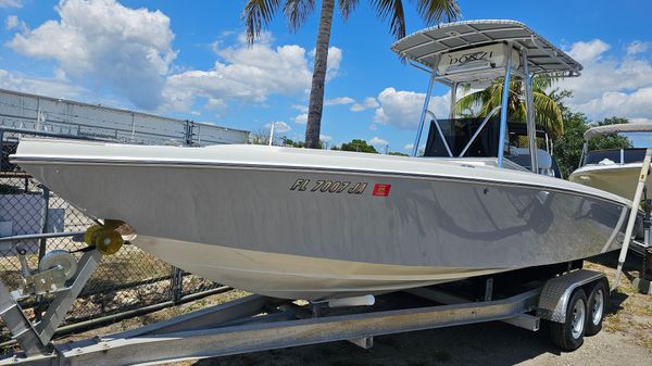 Donzi F23 Center Console 