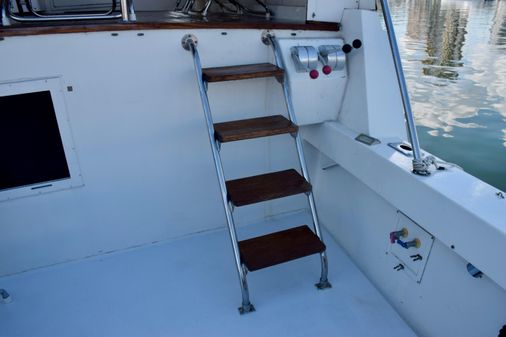 Hatteras 67 Cockpit Motor Yacht image