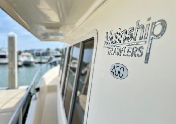 Mainship 400 Trawler image