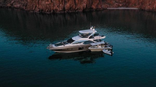 Azimut Flybridge 66 