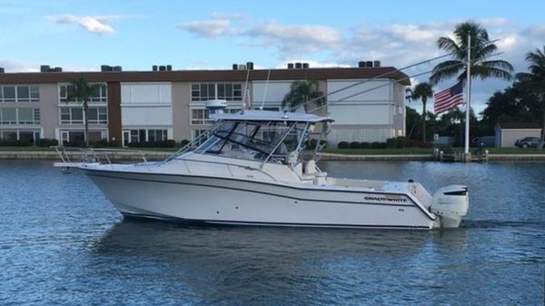 Grady-White 330 Express