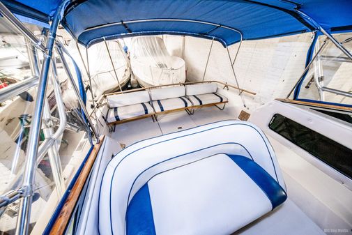 Chris-Craft 336 Mid Cabin image