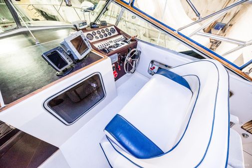 Chris-Craft 336 Mid Cabin image