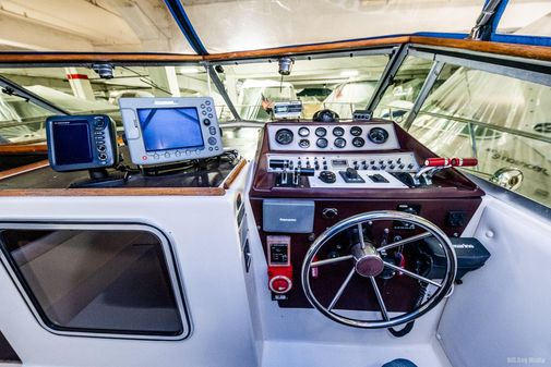 Chris-Craft 336 Mid Cabin image