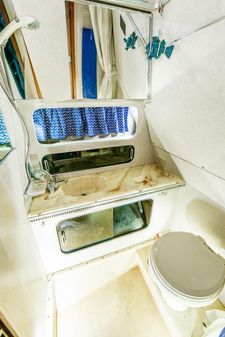 Chris-Craft 336 Mid Cabin image