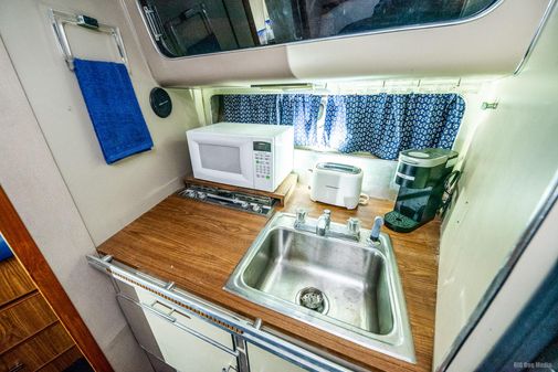 Chris-Craft 336 Mid Cabin image