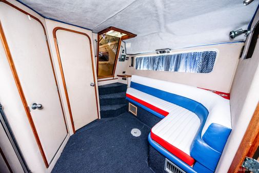 Chris-Craft 336 Mid Cabin image