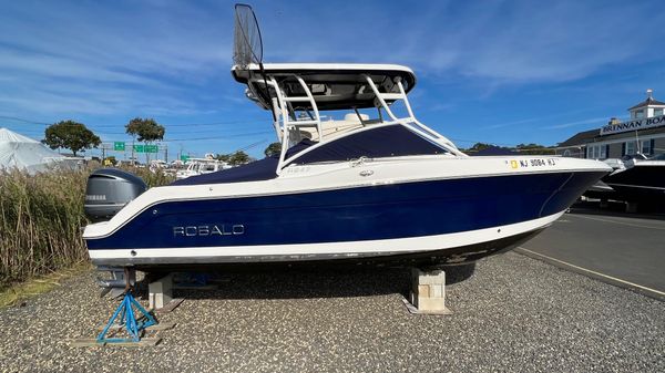 Robalo 247 Dual Console