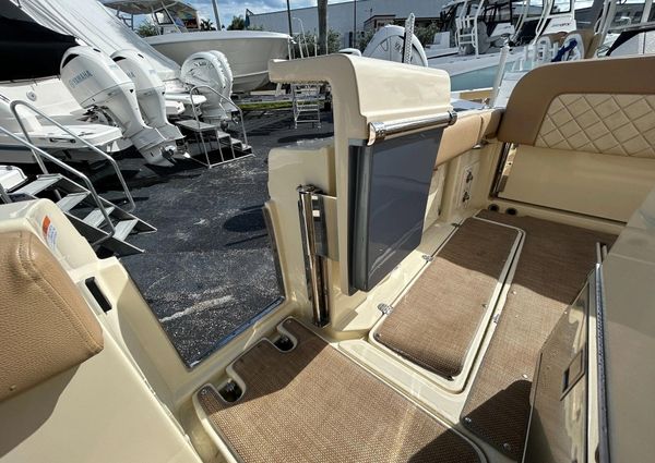 Chris-Craft Catalina 30 image