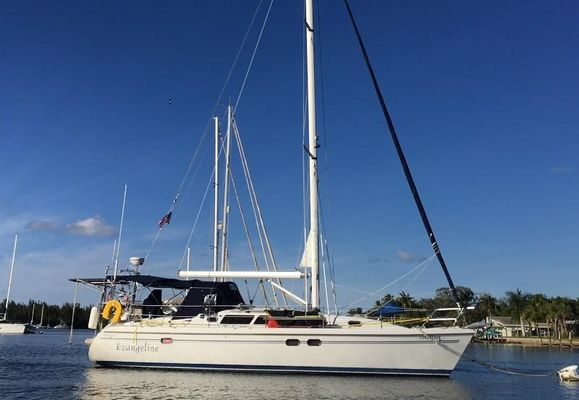 Catalina 387 - main image