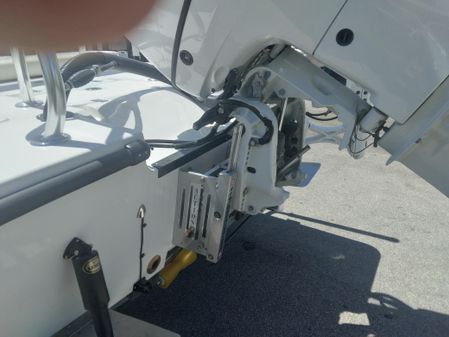 Piranha F2000 image
