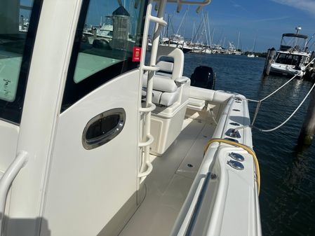 Boston Whaler 320 Outrage image