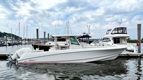 Boston Whaler 350 Outrage