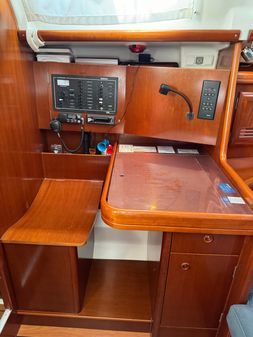 Beneteau 393 image