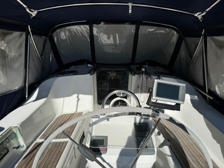 Beneteau 393 image