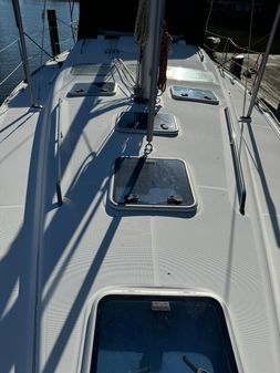 Beneteau 393 image