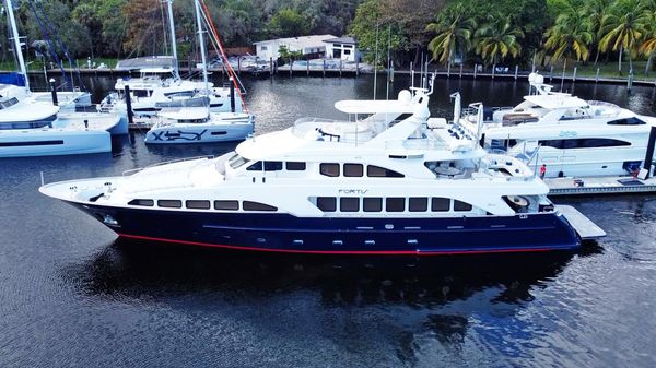 Benetti 115 Classic