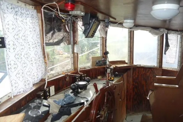 Commercial Shrimp Trawler image