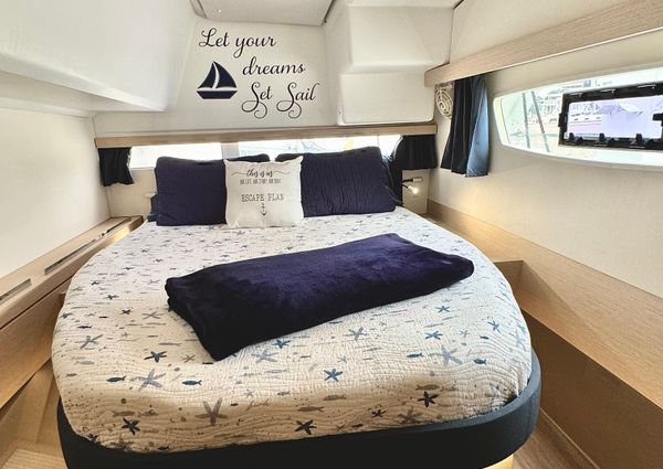 Fountaine Pajot Lucia 40 image