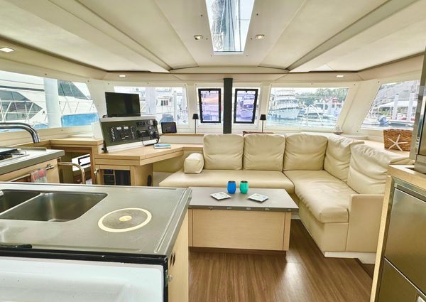 Fountaine Pajot Lucia 40 image